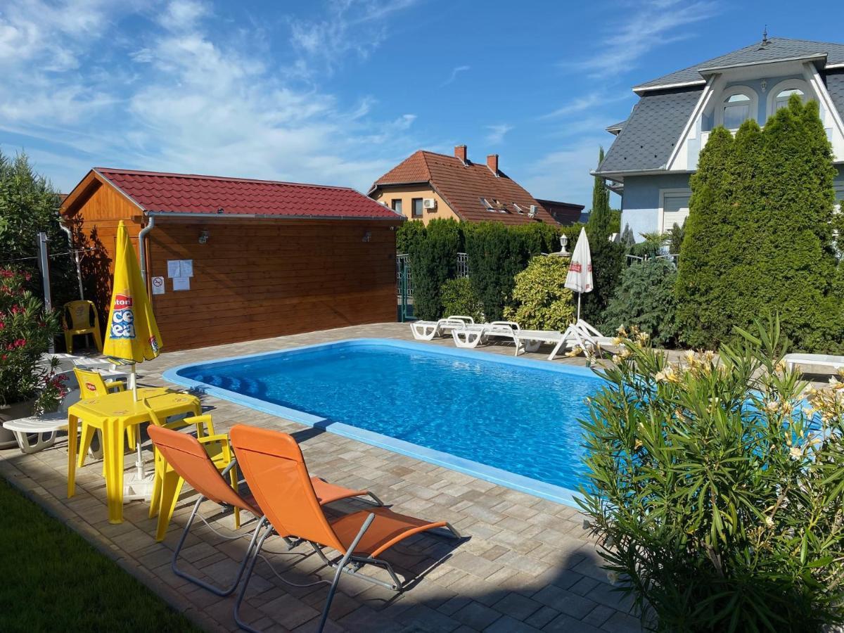 Sarga-Kek Haz Apartment Vonyarcvashegy Bagian luar foto