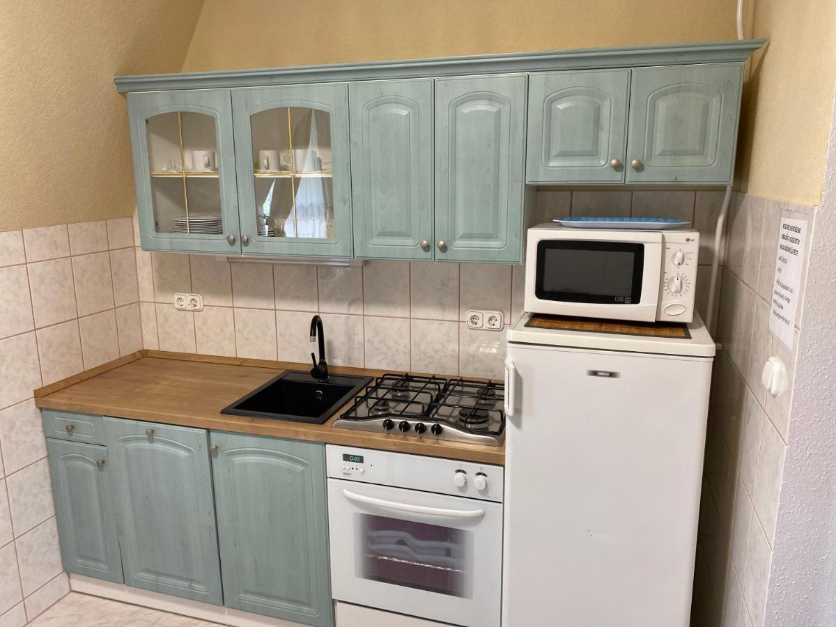 Sarga-Kek Haz Apartment Vonyarcvashegy Bagian luar foto