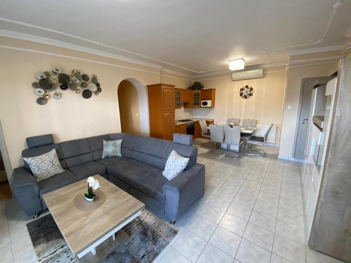 Sarga-Kek Haz Apartment Vonyarcvashegy Bagian luar foto