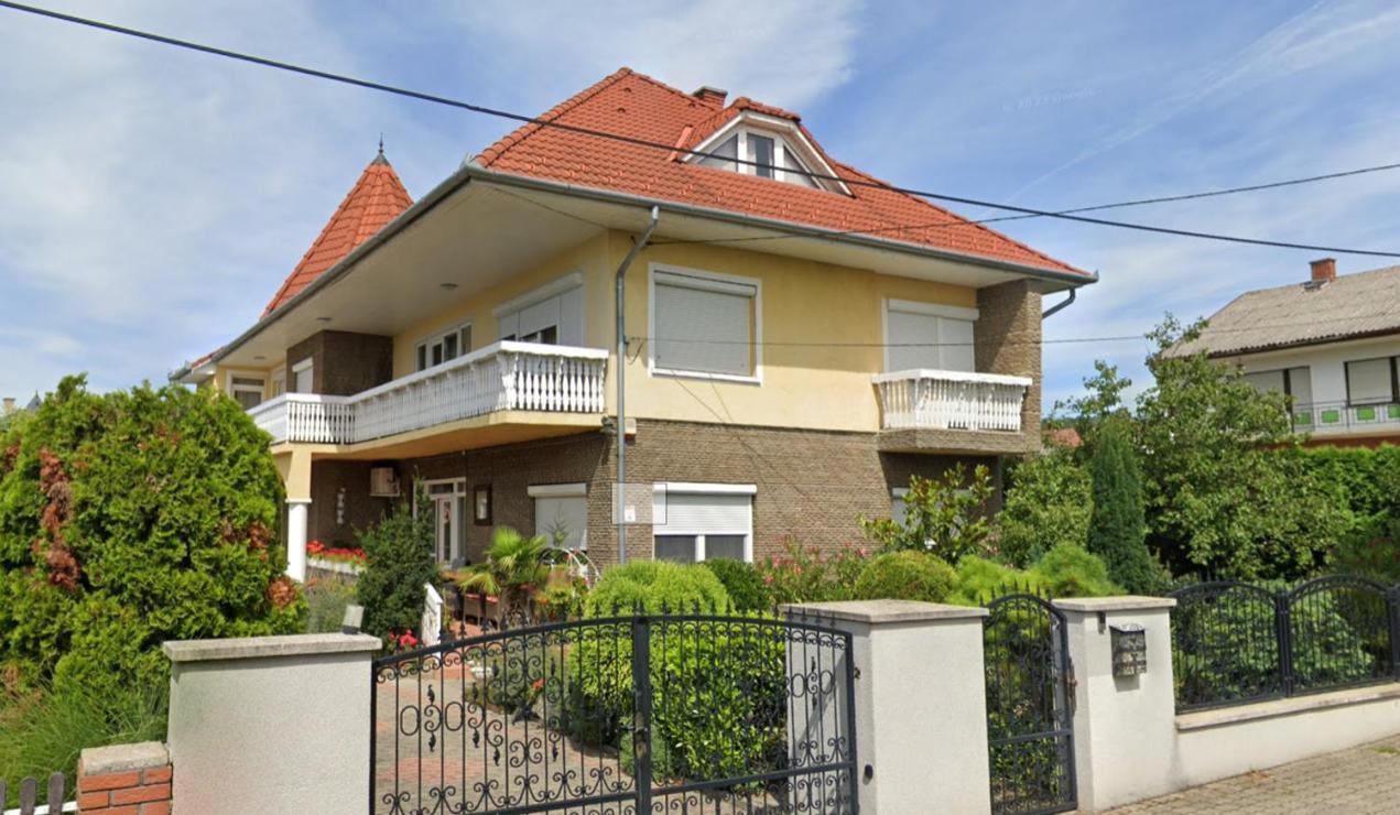 Sarga-Kek Haz Apartment Vonyarcvashegy Bagian luar foto
